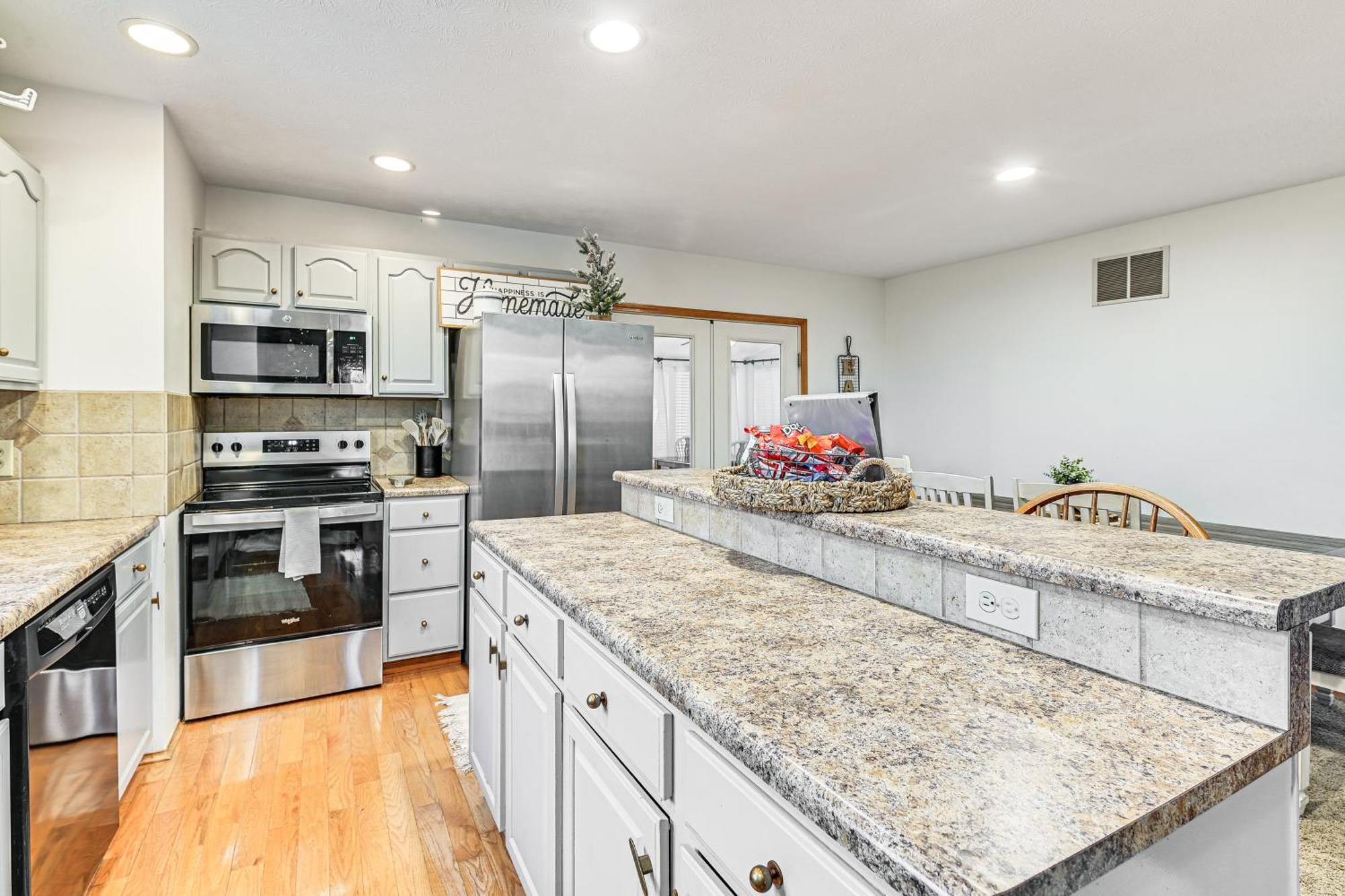 Williamstown Gem With Private Pool And Hot Tub! Villa Exterior photo