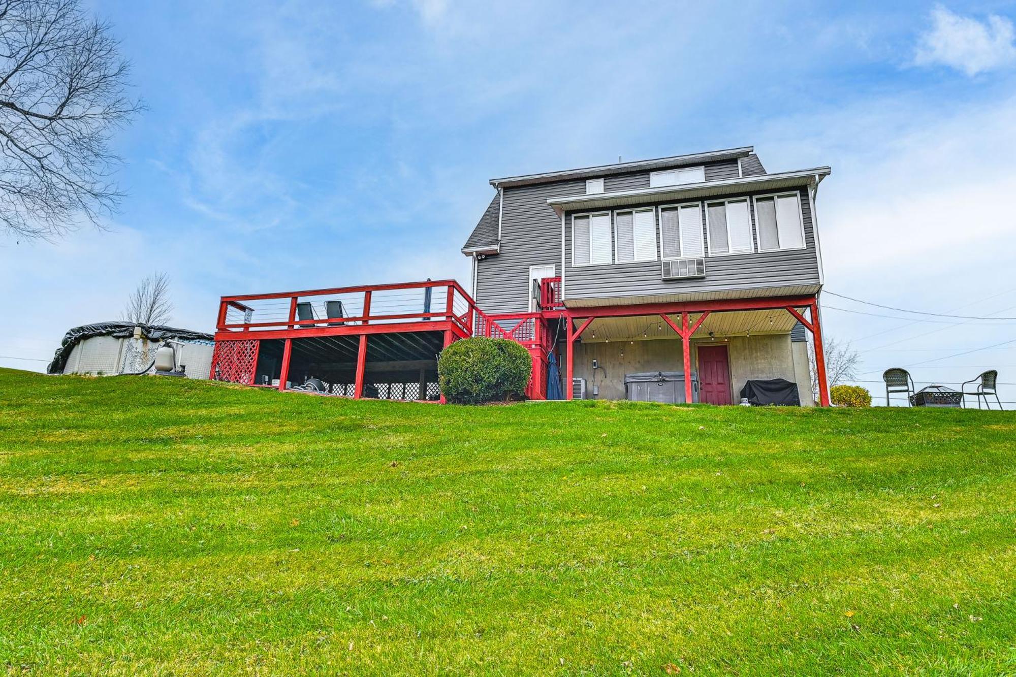 Williamstown Gem With Private Pool And Hot Tub! Villa Exterior photo